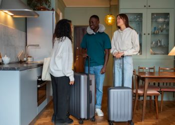 Sky-High Family Adventures: Uncover the Best Tips for Finding Cheap Flights on Your Next Getaway!