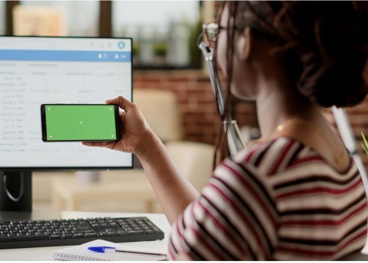 In WhatsApp Web, you can assign labels to important chats so you can find them more quickly.